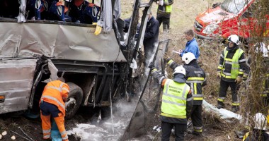 Stire din Actualitate : Accident rutier grav în Olanda.  Trei autocare s-au ciocnit