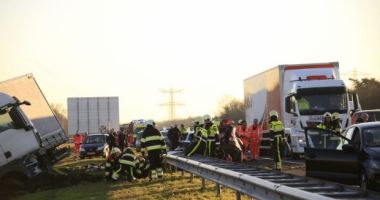 Stire din Eveniment : Accident grav provocat de un român în Olanda. A intrat cu camionul într-o coloană de mașini