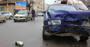 Accident cu patru victime în centrul Constanței. Vinovat, un taximetrist - 7