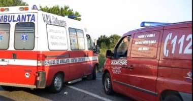 Stire din Eveniment : Un autobuz a intrat în curtea unui om