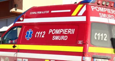 Stire din Eveniment : O mașină și o autoutilitară de deșeuri s-au lovit la ieșirea către autostrada A2