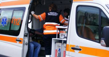 Stire din Eveniment : Autoturism lovit de un TIR