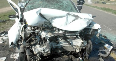 Galerie FOTO - Accident rutier grav. Două persoane, în stare critică - 3