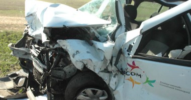 Galerie FOTO - Accident rutier grav. Două persoane, în stare critică - 4