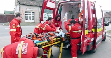 Stire din Eveniment : Accident rutier grav. Femeie spulberată  de un microbuz