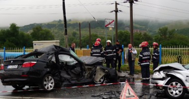 Stire din Eveniment : 12 accidente rutiere grave au avut loc, ieri, pe șoselele din România