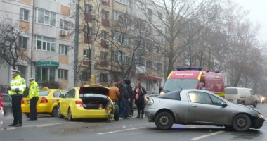 Accident rutier spectaculos, pe strada Soveja - 5