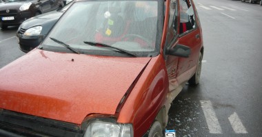 Stire din Eveniment : Cine a fost rănit în accidentul rutier de la Universitatea Andrei Șaguna