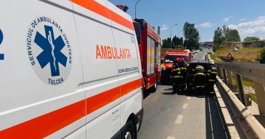 Stire din Eveniment : Accident rutier în localitatea Mihai Viteazu, județul Constanța. Două victime au ajuns la spital