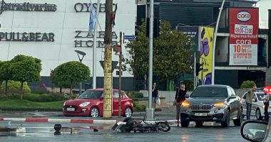 Accident grav, la Constanța, între un autoturism și un scuter. O victimă, inconștientă