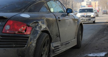 IMAGINI SPECTACULOASE / Accidentul groaznic de pe Soveja a băgat trei tineri în spital - 5
