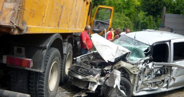Accident spectaculos pe DN2 A - 3