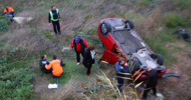 Imagini dramatice! Accident grav pe strada Traian. A plonjat cu Honda într-o râpă! - 9