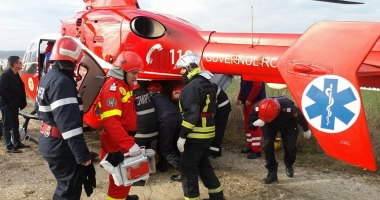 GALERIE FOTO / ACCIDENT GRAV pe Autostrada Soarelui. Elicopterul SMURD, la fața locului - 4