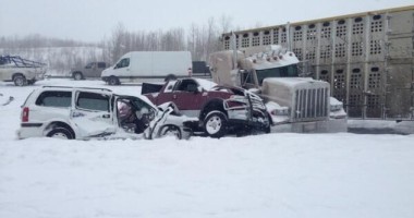 Stire din Actualitate : VIDEO/ Accident teribil. 100 de mașini au fost implicate