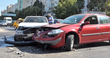 Stire din Eveniment : Accidentul de pe bulevardul Tomis/ O femeie a fost grav rănită