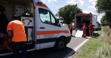 Stire din Eveniment : Carambol cu șase mașini, pentru că a vrut să cumpere pepeni de pe marginea drumului