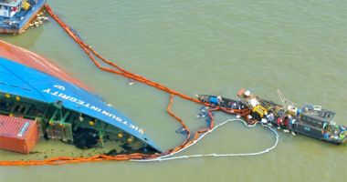 Stire din Economie : Tragic incident naval. Trei scafandri au dispărut, iar doi sunt în stare critică