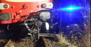 Familie cu doi copii spulberată de tren!