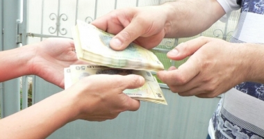 Stire din Eveniment : "Metoda Accidentul" revine! O femeie de 90 de ani, din Constanța, păcălită să plătească 1700 de lei
