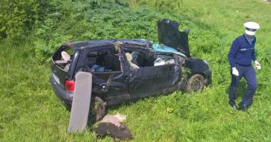 Stire din Eveniment : Grav accident rutier. Un bărbat a murit, iar restul familiei a ajuns în stare gravă la spital