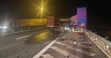 Două TIR-uri s-au făcut praf în urma unui accident pe autostrada A1