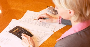 Stire din Economie : Bonificații pentru cei care plătesc în avans impozitele și taxele