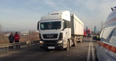 Galerie foto. Accident grav, la ieșire de pe podul Ovidiu. Sunt implicate două autoturisme și un tir - 5