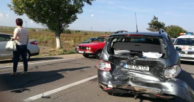 GALERIE FOTO. Accident cu trei mașini la ieșire din Constanța! - 2