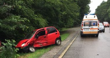 Accident grav la Valu Traian, la Popas. Două femei rănite - 2
