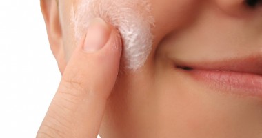 Stire din Sănătate : Tratează acneea cu remedii naturiste