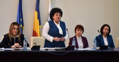 Stire din Social : Întâlnire județeană în cadrul proiectului „Forța de muncă din serviciile sociale care sprijină extinderea pachetului minim de servicii pentru copii”