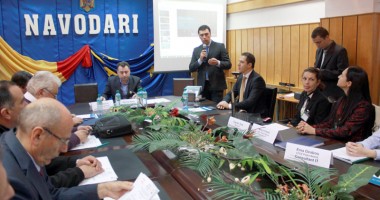 Stire din Politică-Administrație : "Descentralizarea în România trebuie făcută corect, nu mimată"