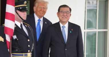 Stire din Actualitate : Donald Trump a semnat cel mai mare acord comercial cu Japonia