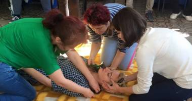 Stire din Sănătate : Învață să acorzi primul ajutor! Intervenția ta poate salva vieți