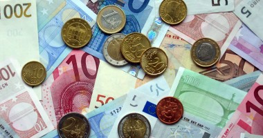 Stire din Actualitate : 25 state UE au semnat pactul fiscal European