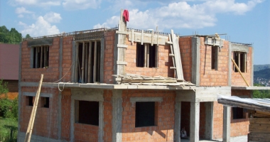 Stire din Economie : A scăzut numărul autorizațiilor de construire pentru clădiri rezidențiale
