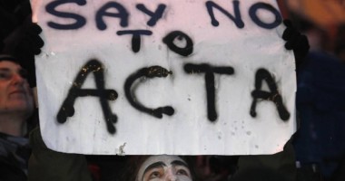 Stire din Social : ACTA ar putea scoate sâmbătă în stradă peste 100.000 de români
