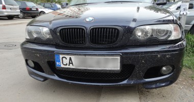 Stire din Eveniment : Mașini cu acte false, oprite la graniță