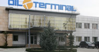 Stire din Economie : Acționarii minoritari ar putea decide la Oil Terminal, în locul statului român