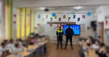 Stire din Eveniment : Polițiștii din Mangalia, alături de elevi pentru educația rutieră