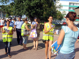 Turiștii din Mamaia, învățați de polițiști ce să facă pentru  a nu fi prădați de hoți - 3