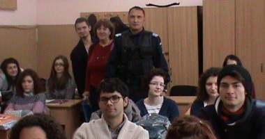 Stire din Eveniment : Peste 70 de elevi din Constanța au aflat cum pot preveni actele de violență