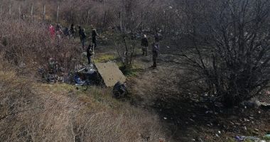 Stire din Social : Acțiuni de igienizare pe Valea Portului, în zona Porții 5