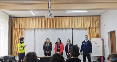 Stire din Social : Forțele de ordine, activități preventiv-educative în scolile din județul Constanța