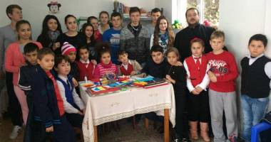 Stire din Cultură-Educație : Acțiuni de voluntariat  ale liceenilor din Medgidia
