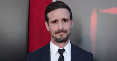 Stire din Actualitate : Actorul James Ransone, cunoscut pentru rolurile din „The Wire” şi „It: Chapter Two”, s-a sinucis