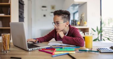 Stire din Cultură-Educație : Actorii de la "Căluțul de Mare" vă invită la "Căsătoria" lui Gogol