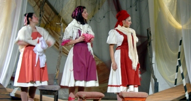 Stire din Cultură-Educație : Actorii Teatrului de Stat, în spectacol la Ovidiu
