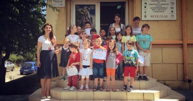 Stire din Cultură-Educație : "Acuarele cu stele" pentru copiii cu diabet din Constanța